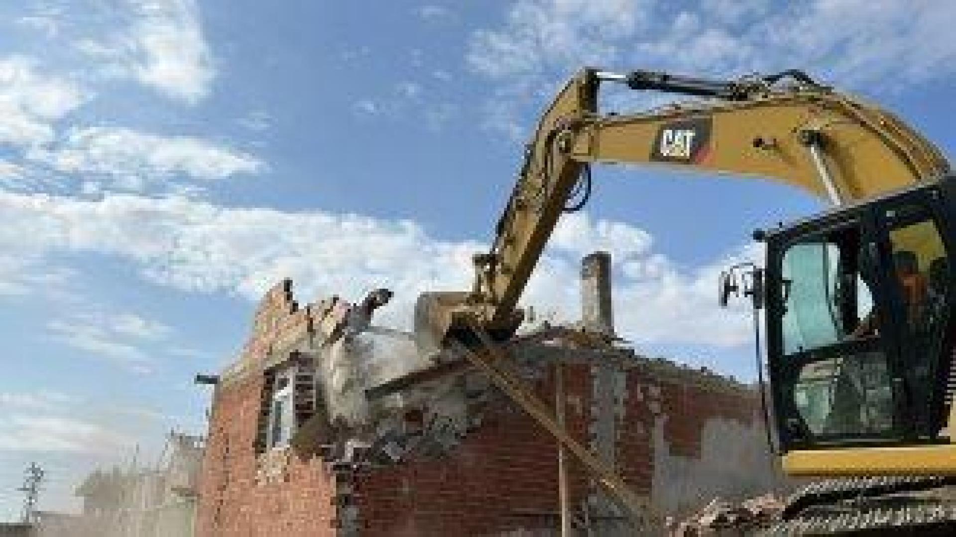 В Стара Загора се разрушават над 100 незаконни къщи