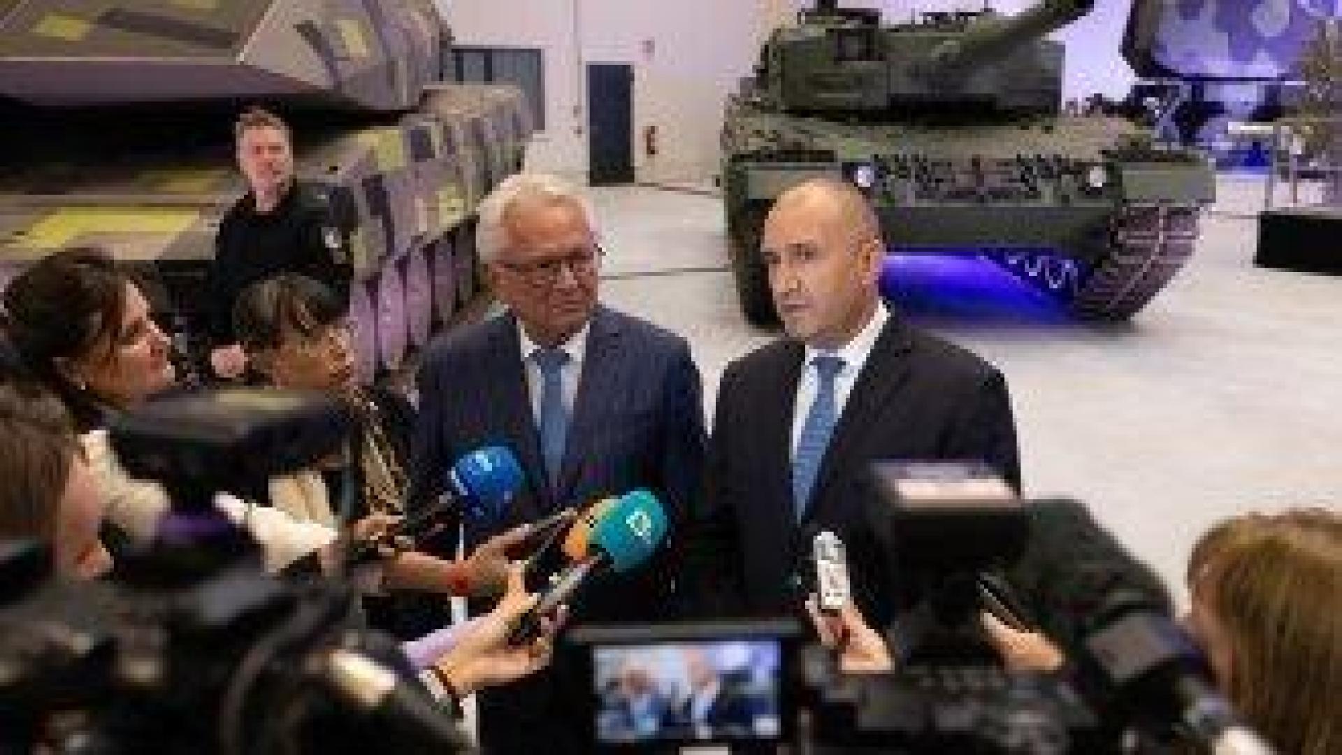След "подаръка" с "Райнметал" Радев се захвана да уреди "Еърбъс". Урсула фон дер Лайен идва във ВМЗ-Сопот