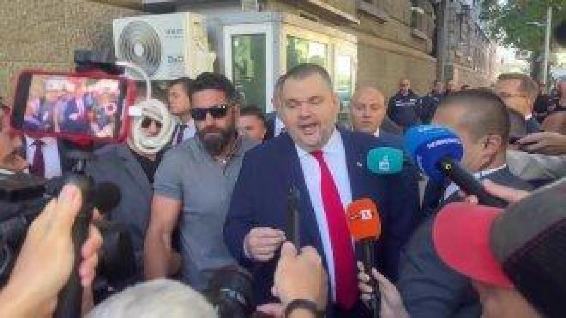 Срещу Пеевски е подаден сигнал за хулиганство