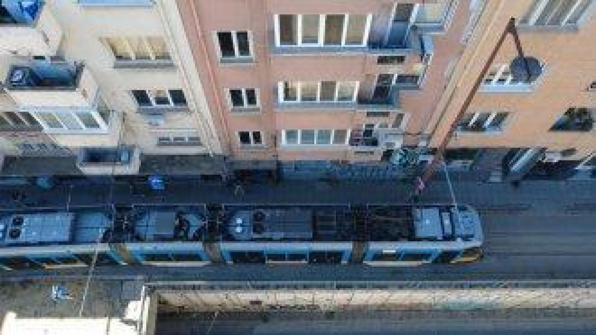 Трамваите по "Скобелев" ще се преместят по-далече от сградите