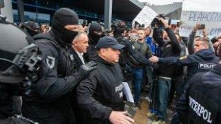 Олигархът Владимир Плахотнюк, замесен в банкова измама за 1 млрд. долара, бе екстрадиран от Гърция в Молдова