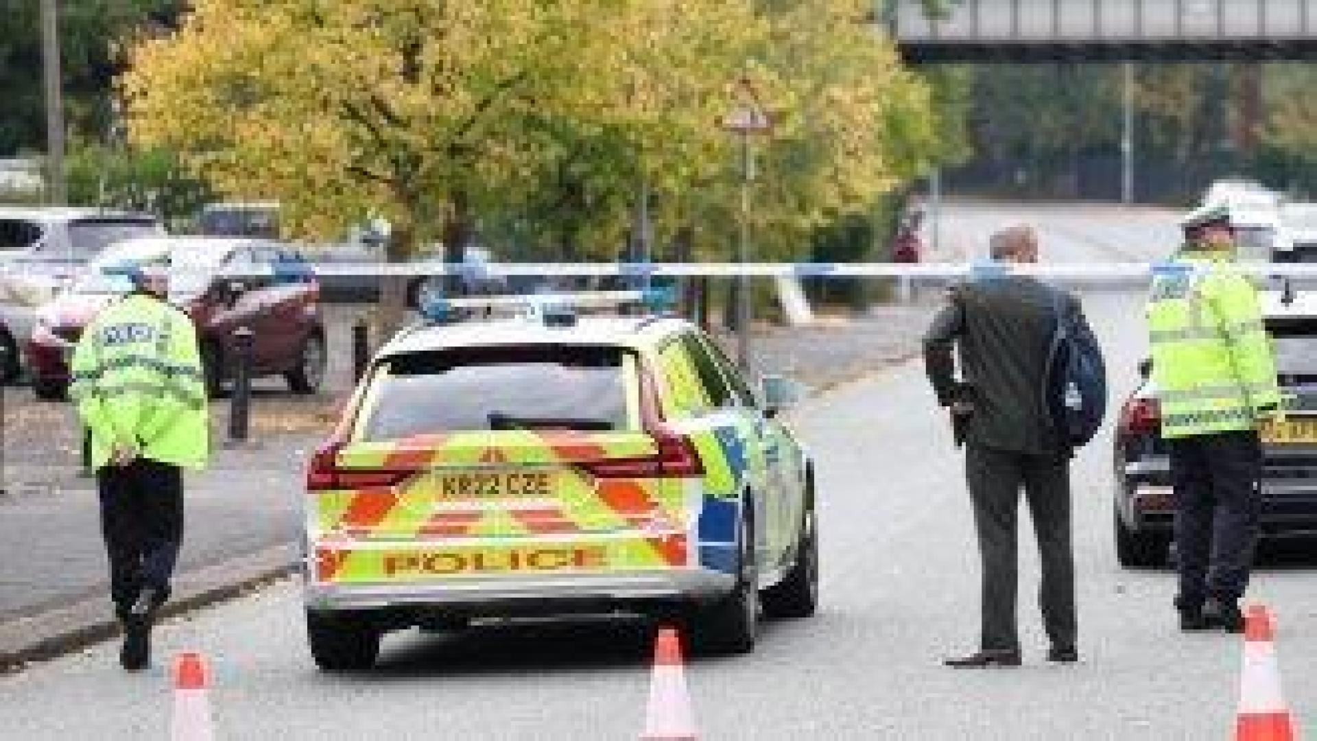 Две жертви на атака с нож и кола в синагога в Манчестър