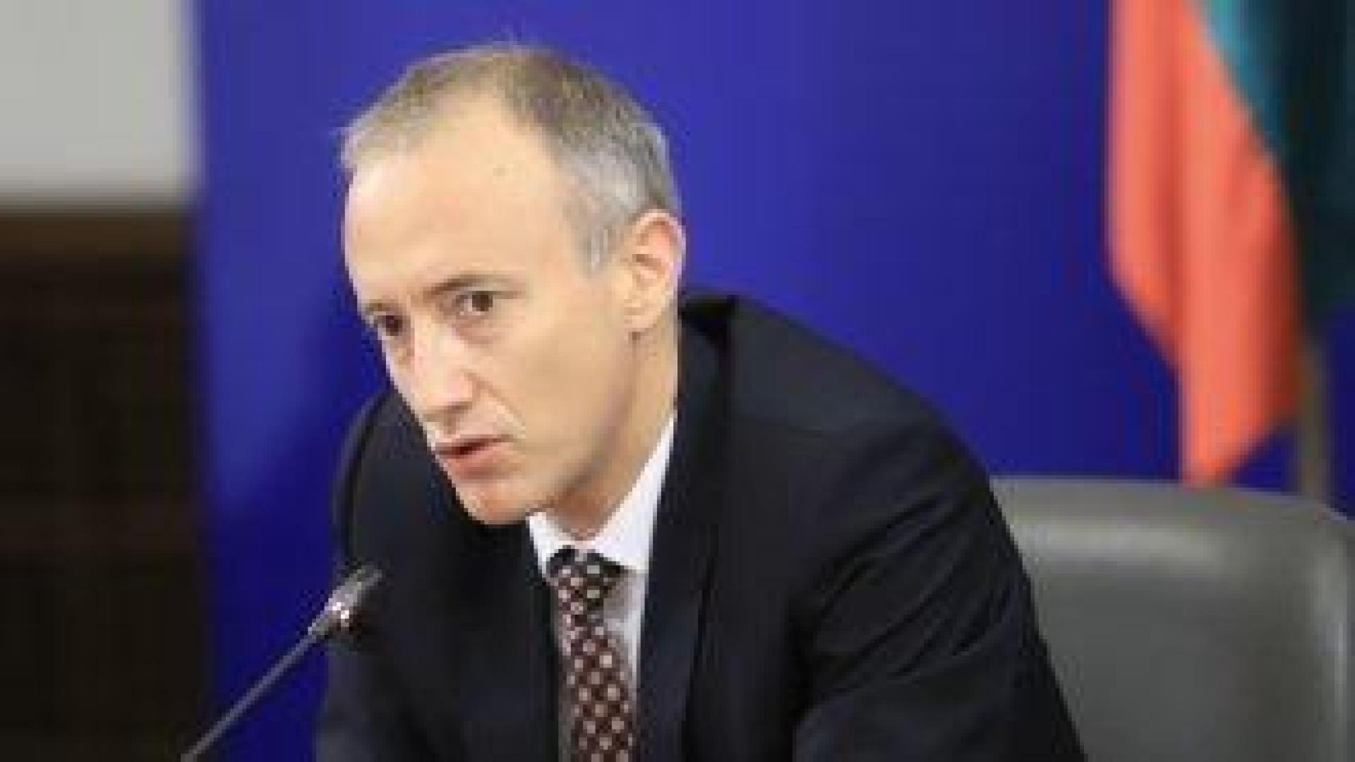 Образователният министър предлага единен изпит по математика за техническите специалности