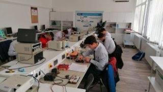 Бизнесът влиза в професионалното образование от учебното съдържание до практиката