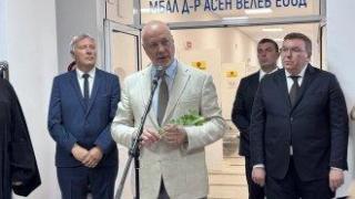 Премиерът попари надеждите на медиците за обвързване на заплатите им със средната за страната