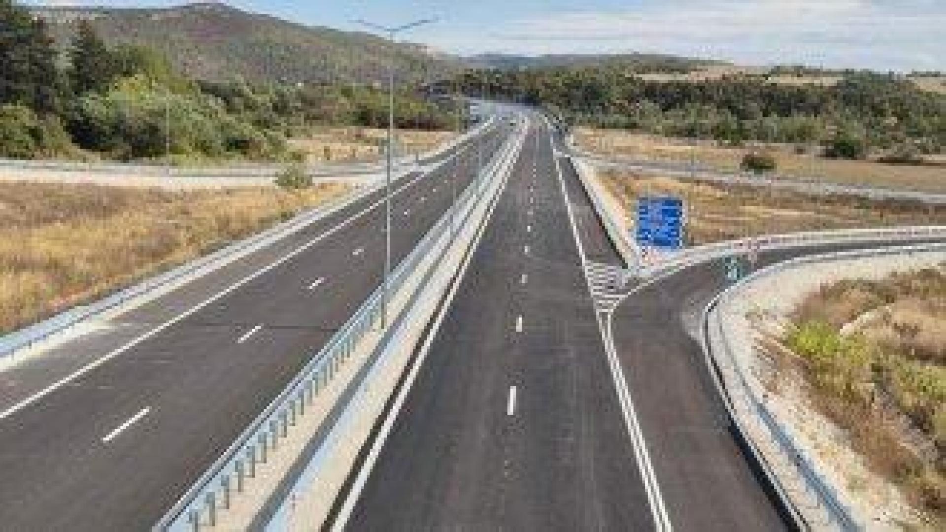 Пускат движението по новия 10 км участък от АМ "Хемус" между пътните възли "Боаза" и "Дерманци"