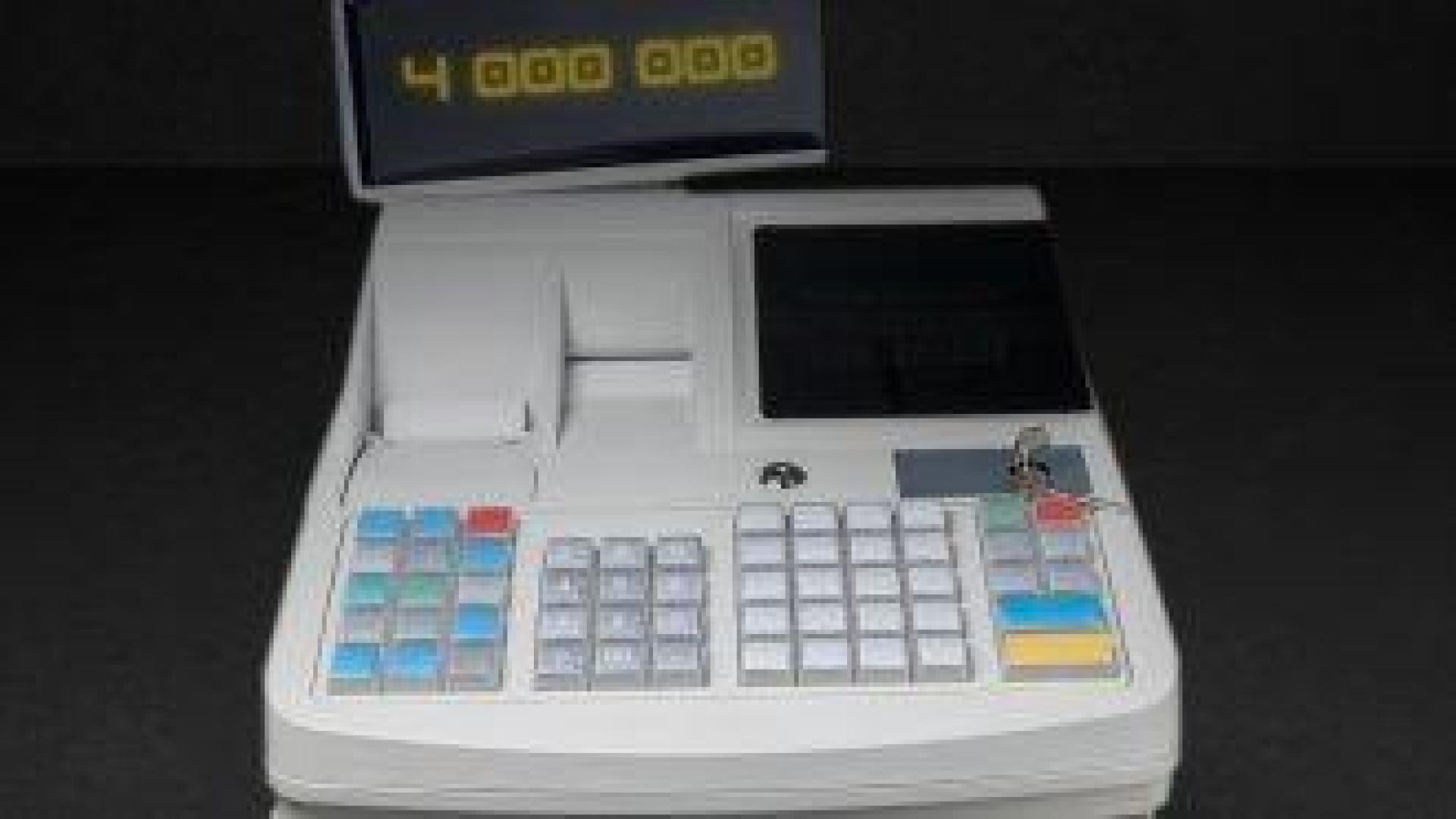 НАП призна, че не може да спре групата с крадения касов апарат