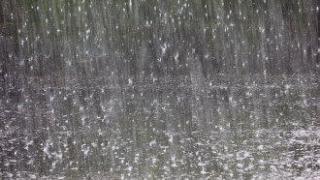 Червен код за значителни валежи в 8 области