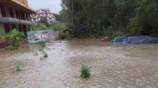 Морският курорт Лозенец е под вода