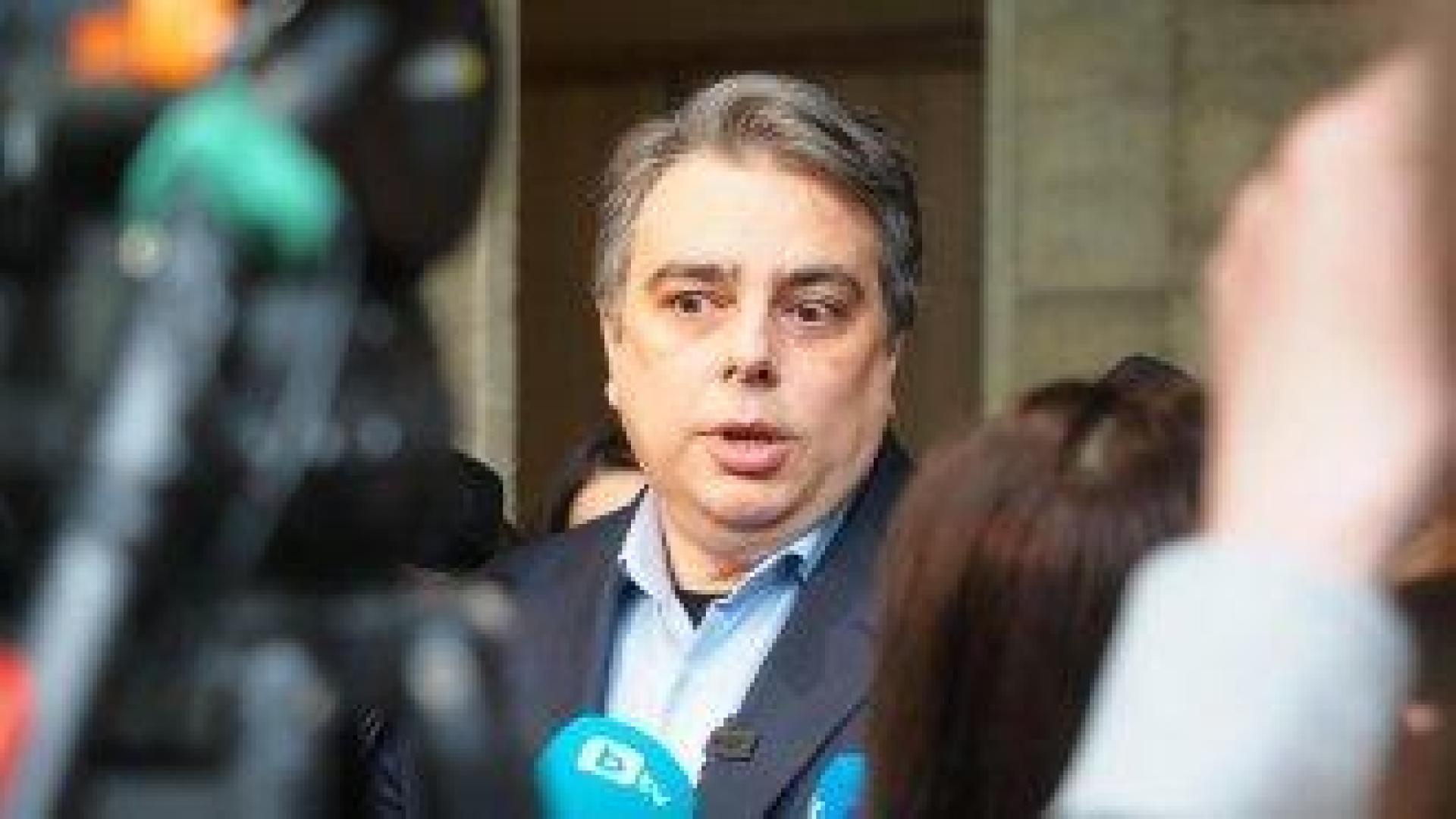 Асен Василев: "Имитиращият функциите" в прокуратурата и сега не прави нищо, както и в миналото