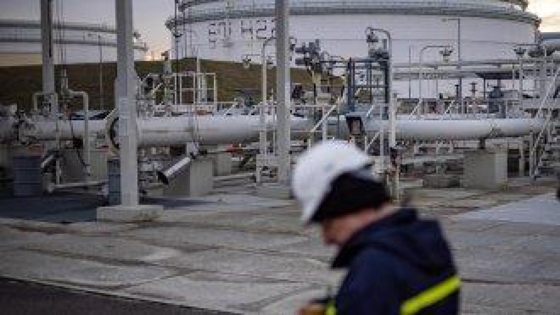 ЕС планира да забрани вноса на руски нефт и газ от 2028
