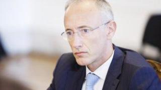 Средната оценка на изпита по математика за 6 клас е среден 3.42