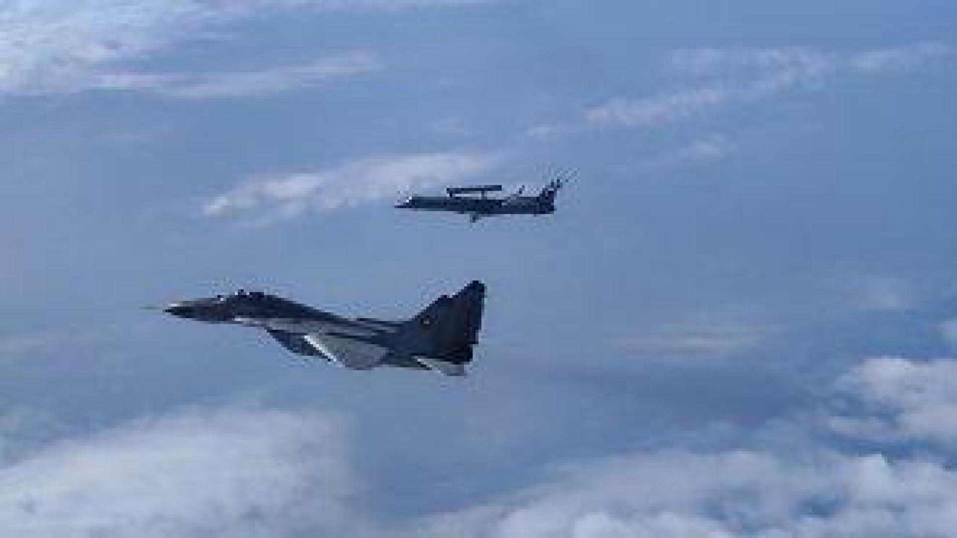 Български MиГ 29 и гръцки F-16 тренират реакция при навлизане на чужди самолети  (видео)