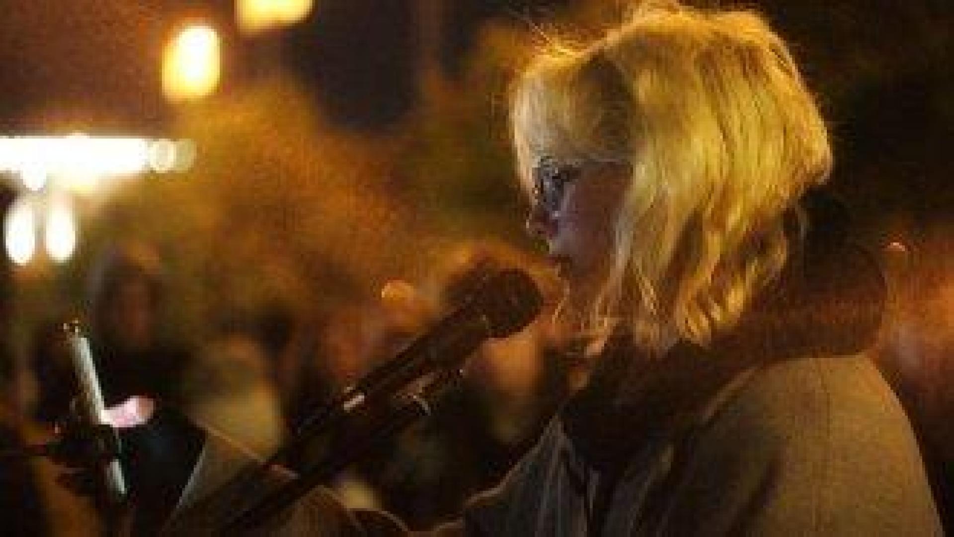 За първи път руските власти задържаха певица за изпълнена на улицата песен на "чуждестранен агент"