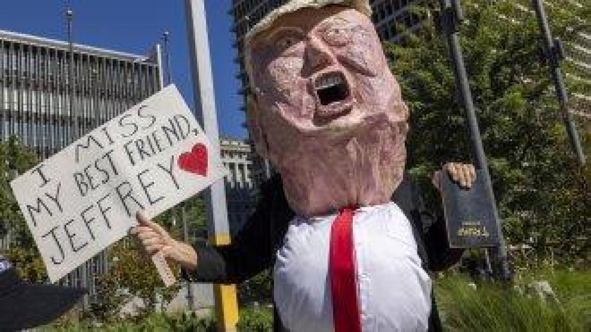 "Без крале": Масови анти-Тръмп демонстрации в САЩ (снимки)