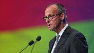 Германският канцлер обяви война на крайната десница