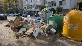 Кризата с боклука в София: Техниката и хората остават проблем