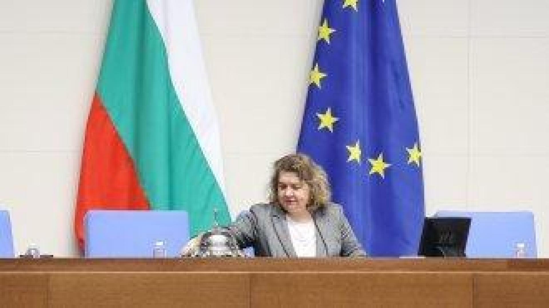 "Цветущият" Борисов се върна и парламентът заработи