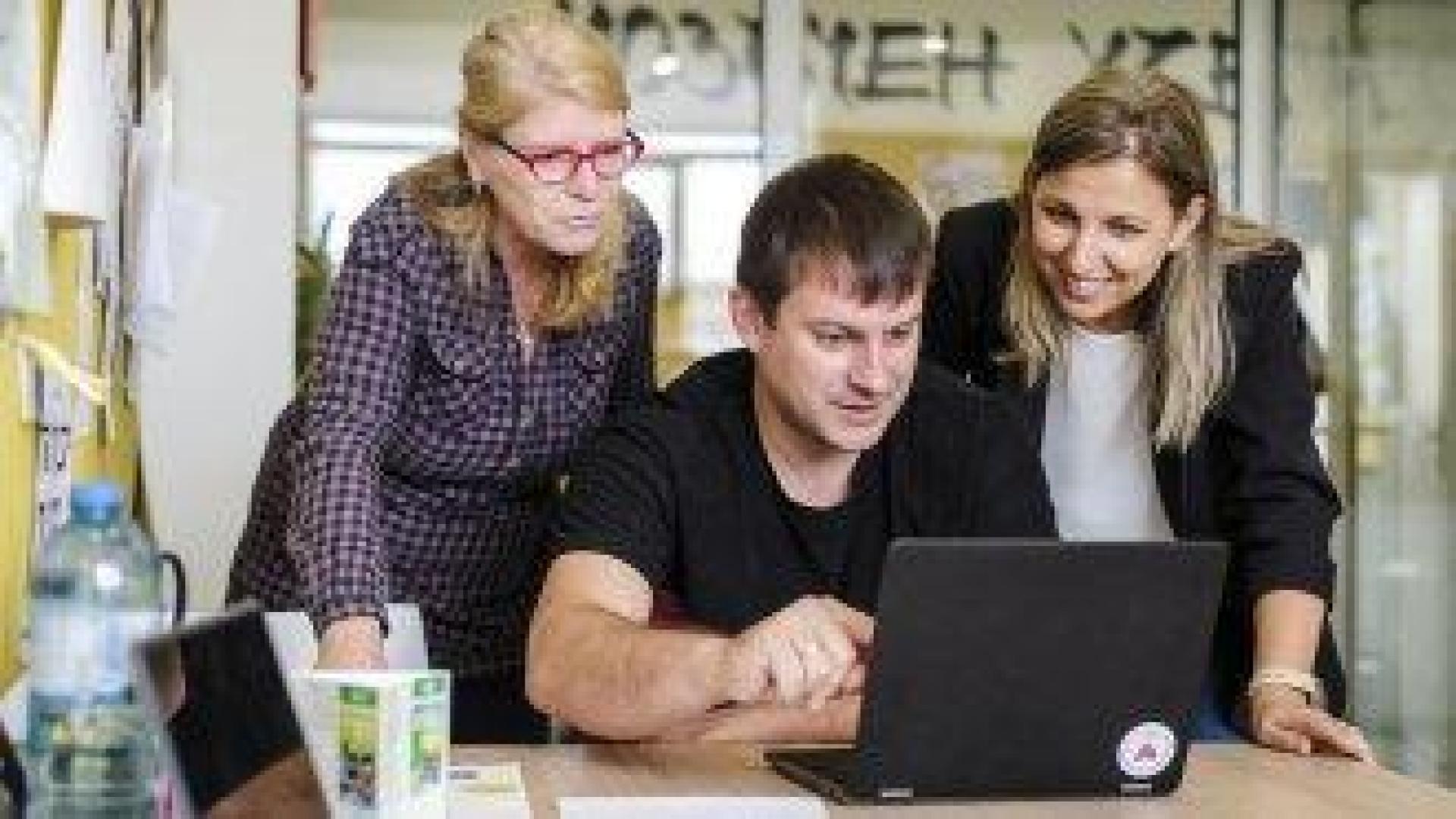 Ученици и учители могат да оценяват дигиталните си умения с български онлайн инструмент