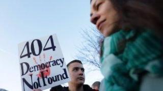 Сръбски студенти тръгнаха пеша към Нови Сад заради годишнината от трагедията на жп гарата