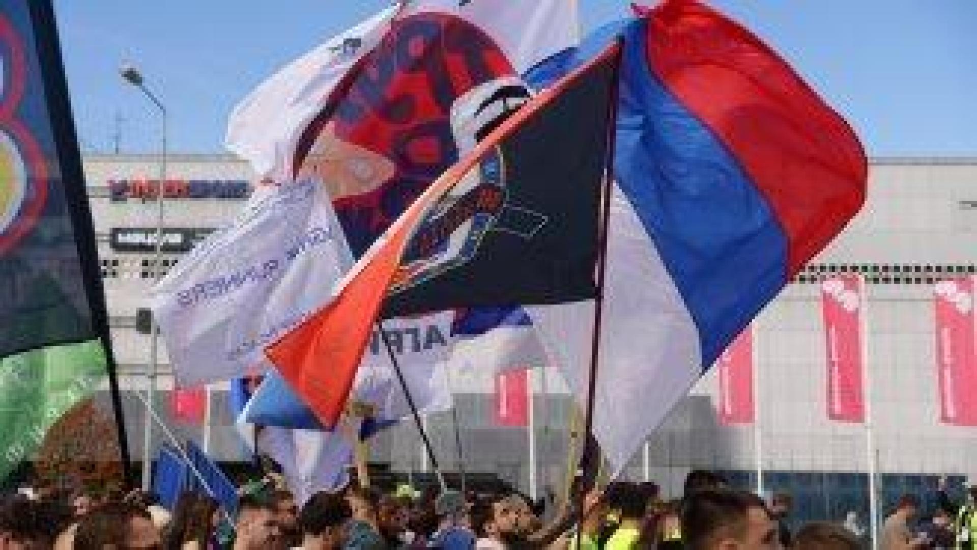 Напрежение в навечерието на годишнината от трагедията в Нови Сад