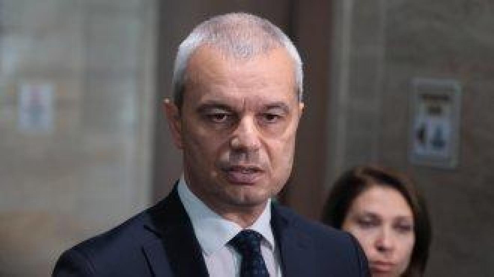 Костадинов: Делегация на "Възраждане" заминава за Русия за среща с Медведев за "Лукойл"