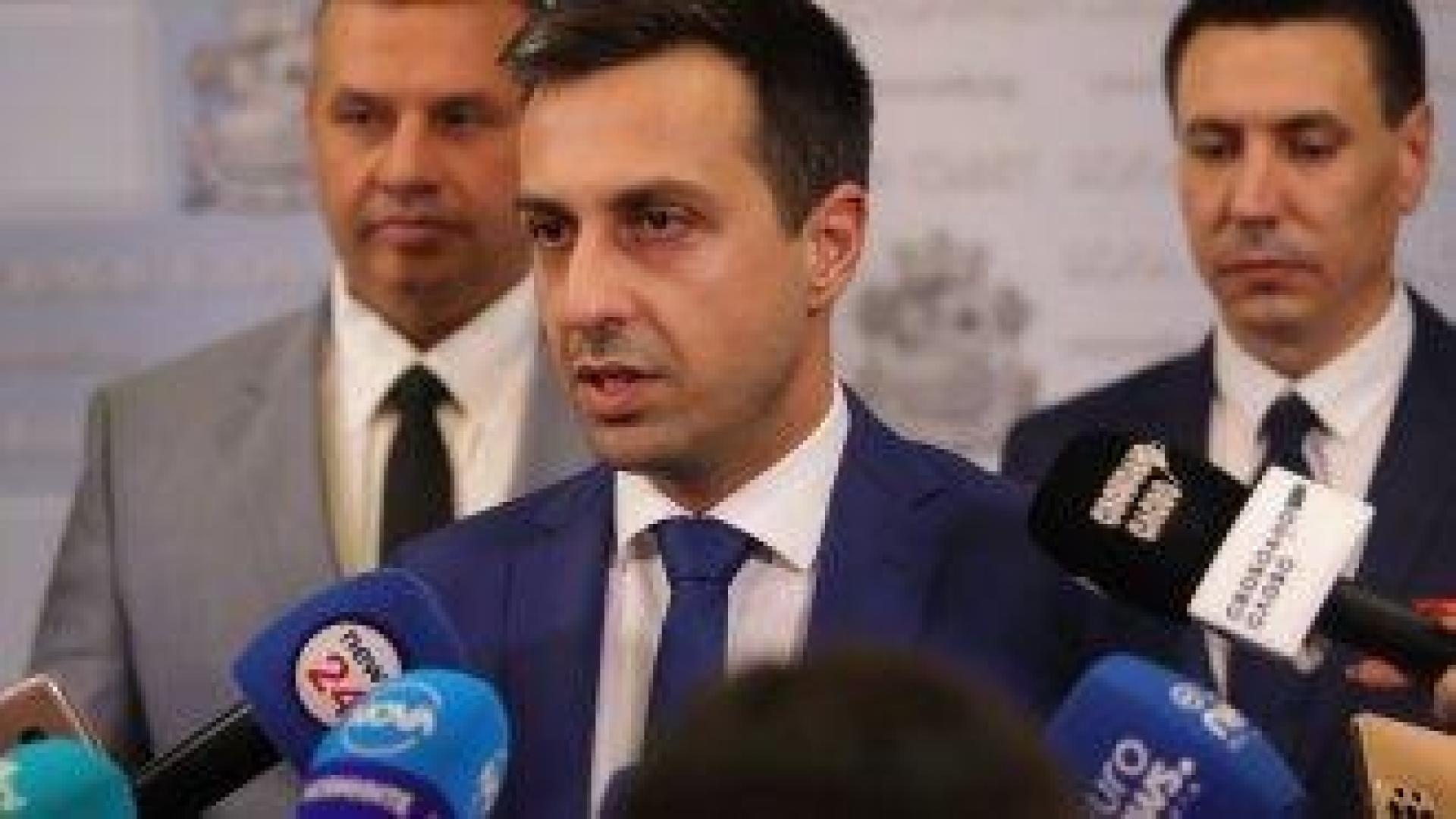 "Mоже да управлява от ареста". "Възраждане" дава Терзиев на прокуратурата заради народни танци