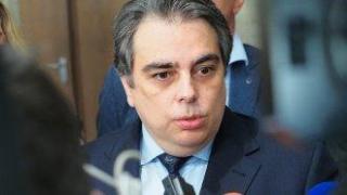 "Лоша шега и нарушен закон": Асен Василев за избрания всесилен мениджър на "Лукойл"