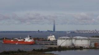 САЩ: Санкциите срещу "Роснефт" и "Лукойл" вече намаляват приходите на Русия