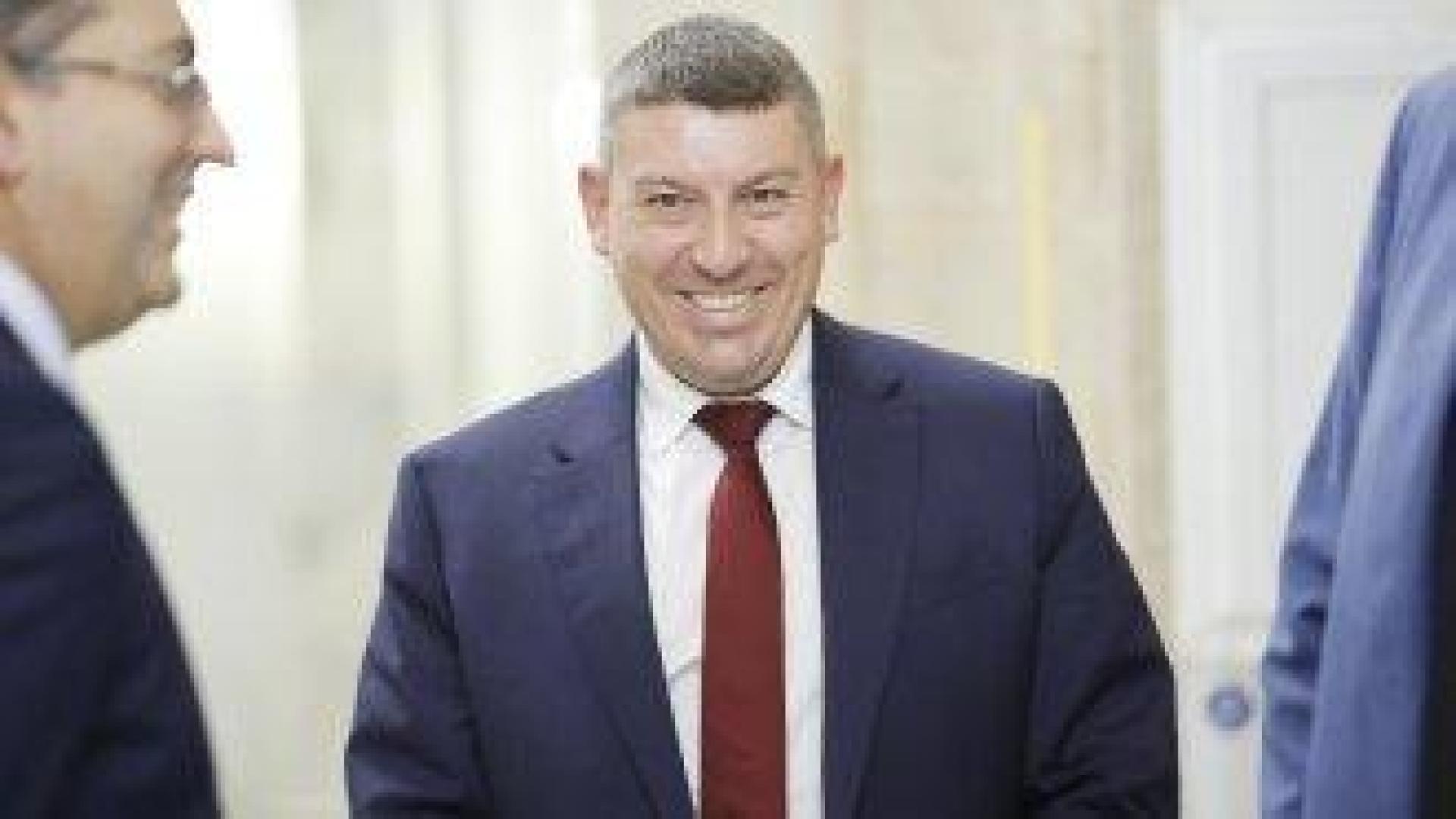 На живо: Кандидатът за шеф на ДАНС не каза колко пъти се е срещал с Пеевски