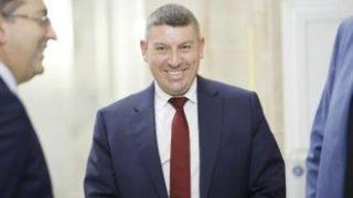 На живо: Кандидатът за шеф на ДАНС не каза колко пъти се е срещал с Пеевски