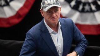 "Подстрекаване към метеж": Пентагонът се кани да съди сенатор, като го призове обратно на служба във ВМС на САЩ