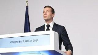 Лидерът на френската крайна десница би спечелил президентските избори, ако бяха тази седмица