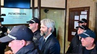 Съдът рещава дали Благомир Коцев да остане в ареста