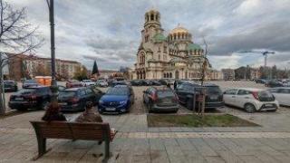 Депутатският паркинг до "Александър Невски" може да стане пешеходна зона