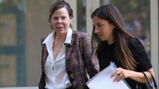 Княгиня Калина с фотоапарат и нож: Все едно живеем в приказка