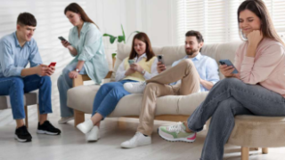 Телеком пазарът у нас: Огромни инвестиции, достъпни цени, но малко държавни е-услуги