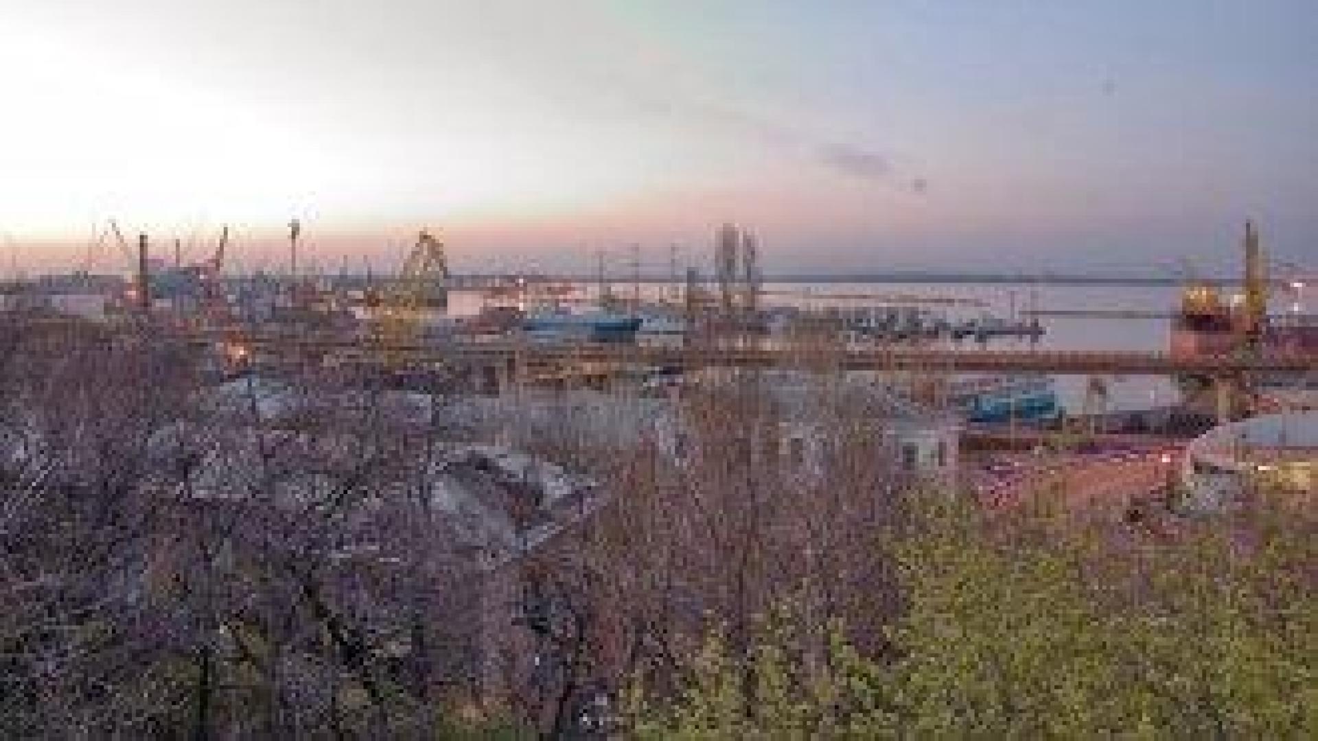 Украинската служба за сигурност съобщи, че е задържала кораб на руския сенчест флот в пристанището на Одеса