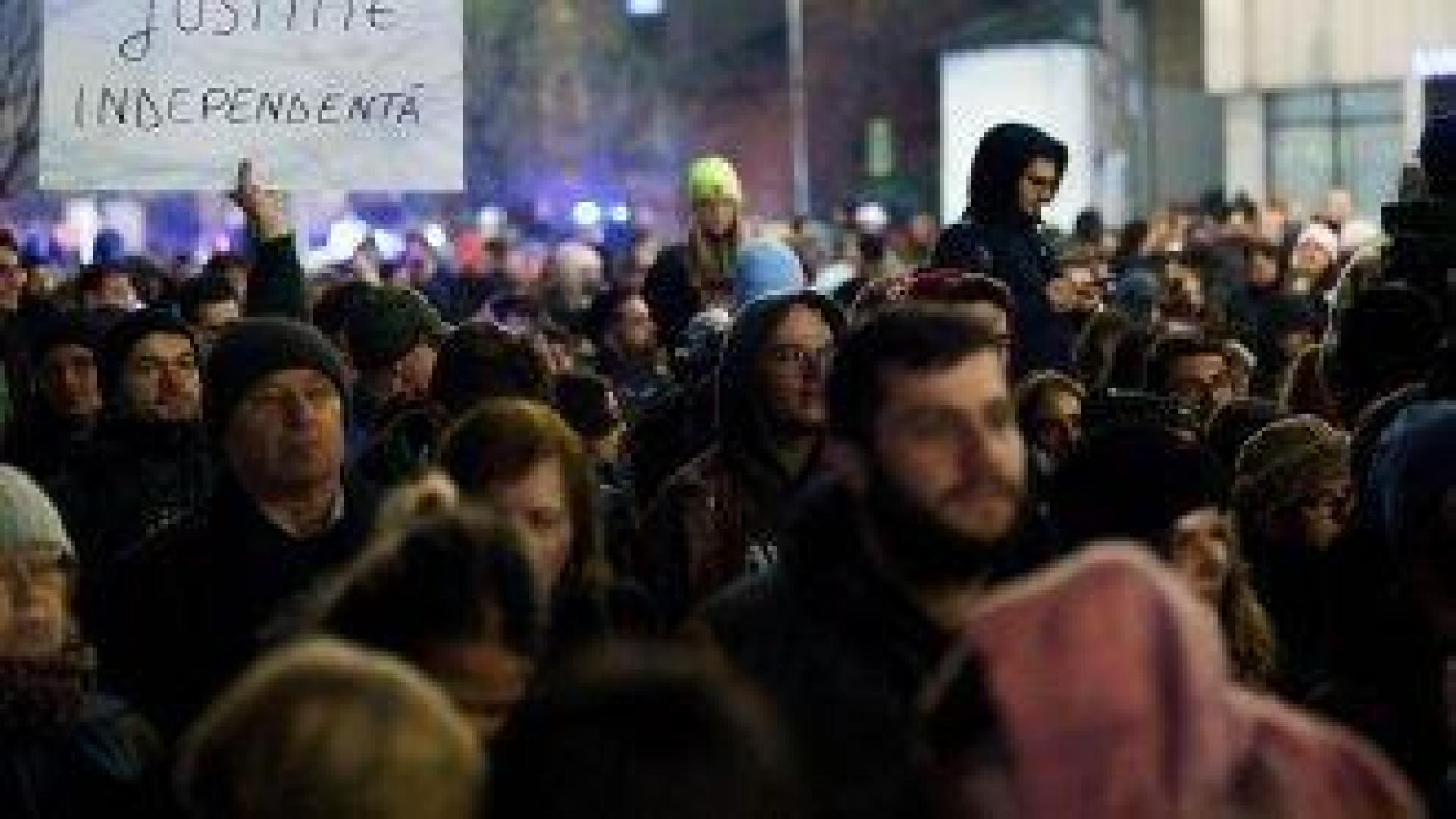 Стотици протестираха в Румъния срещу "превзетата съдебна система"