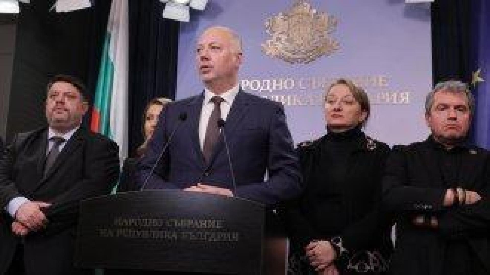 Управляващите хвърлиха кърпата и започнаха предизборната кампания