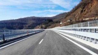 Властите пускат нови 3 км от магистрала “Хемус“