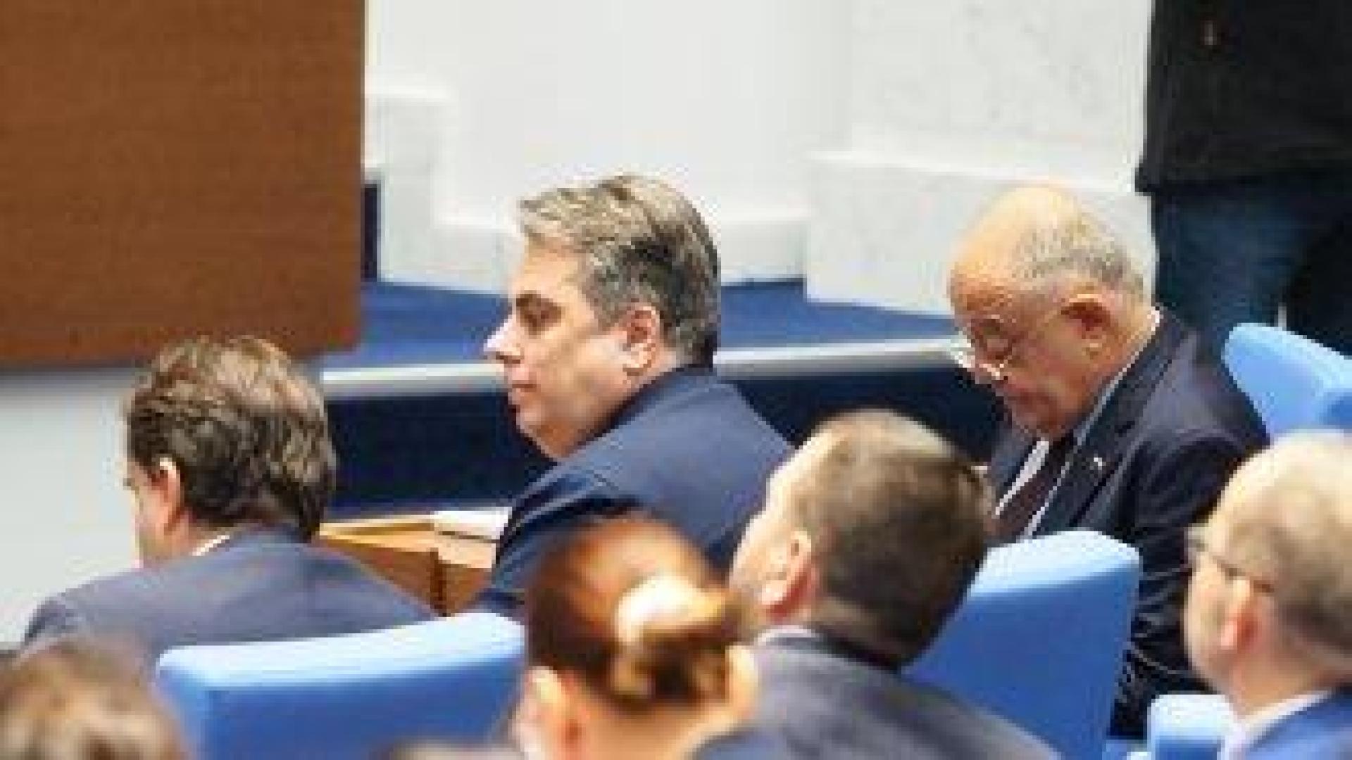 ГЕРБ и ИТН вкараха редовния Бюджет 2026 като "тест за лицемерие", ПП-ДБ обяви нов протест (обновена)