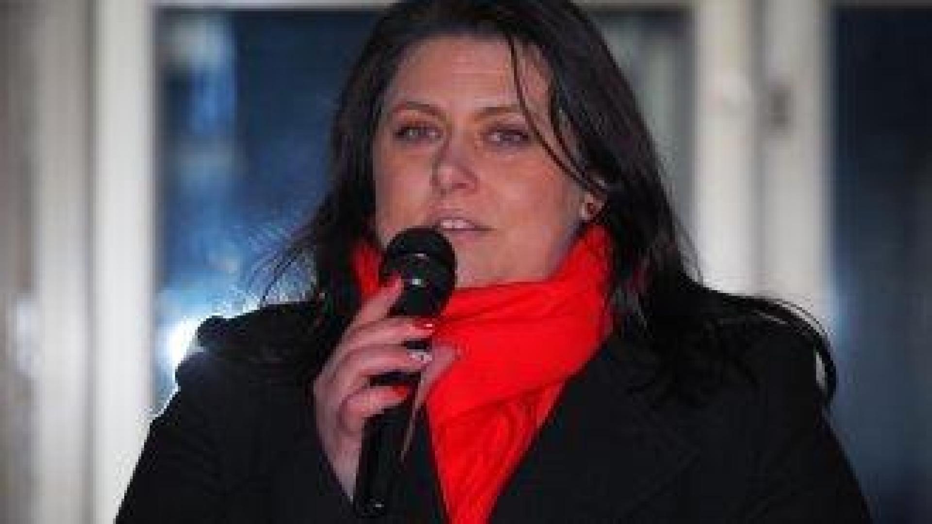 Вятърът откърти изолацията на сградата на столичния район “Красно село“