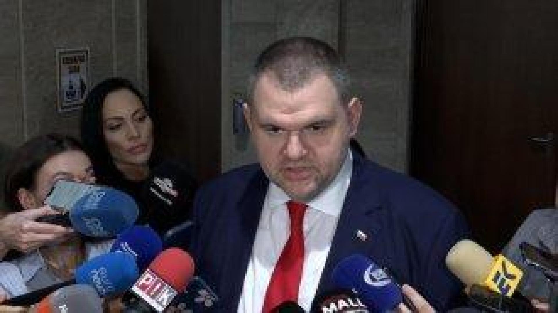 Пеевски предлага закон за максимална надценка от 20%