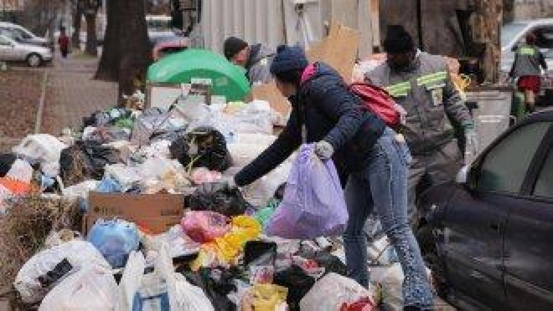 Решение за кризата с боклука в София - опозицията прави пресконференция и кофите са почистени