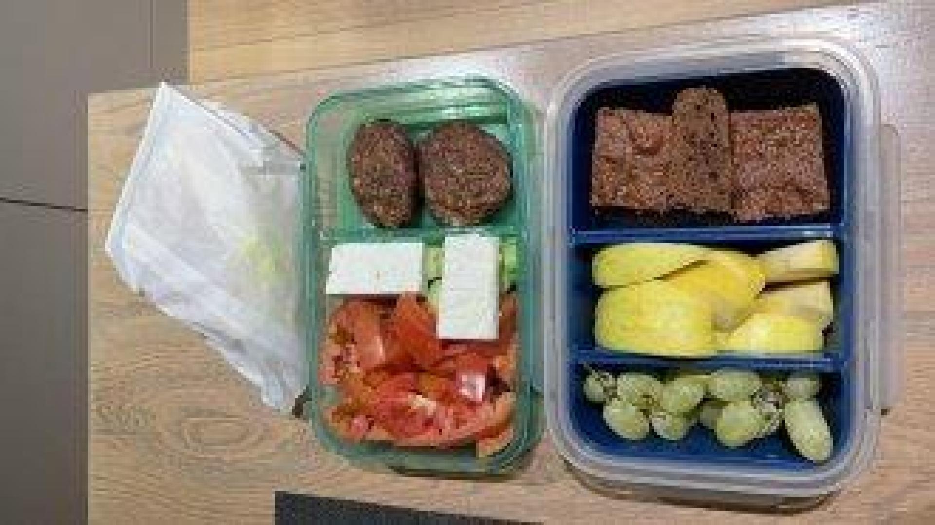 Проверка откри поскъпнали купони за стол в училища в София, връщат старите цени