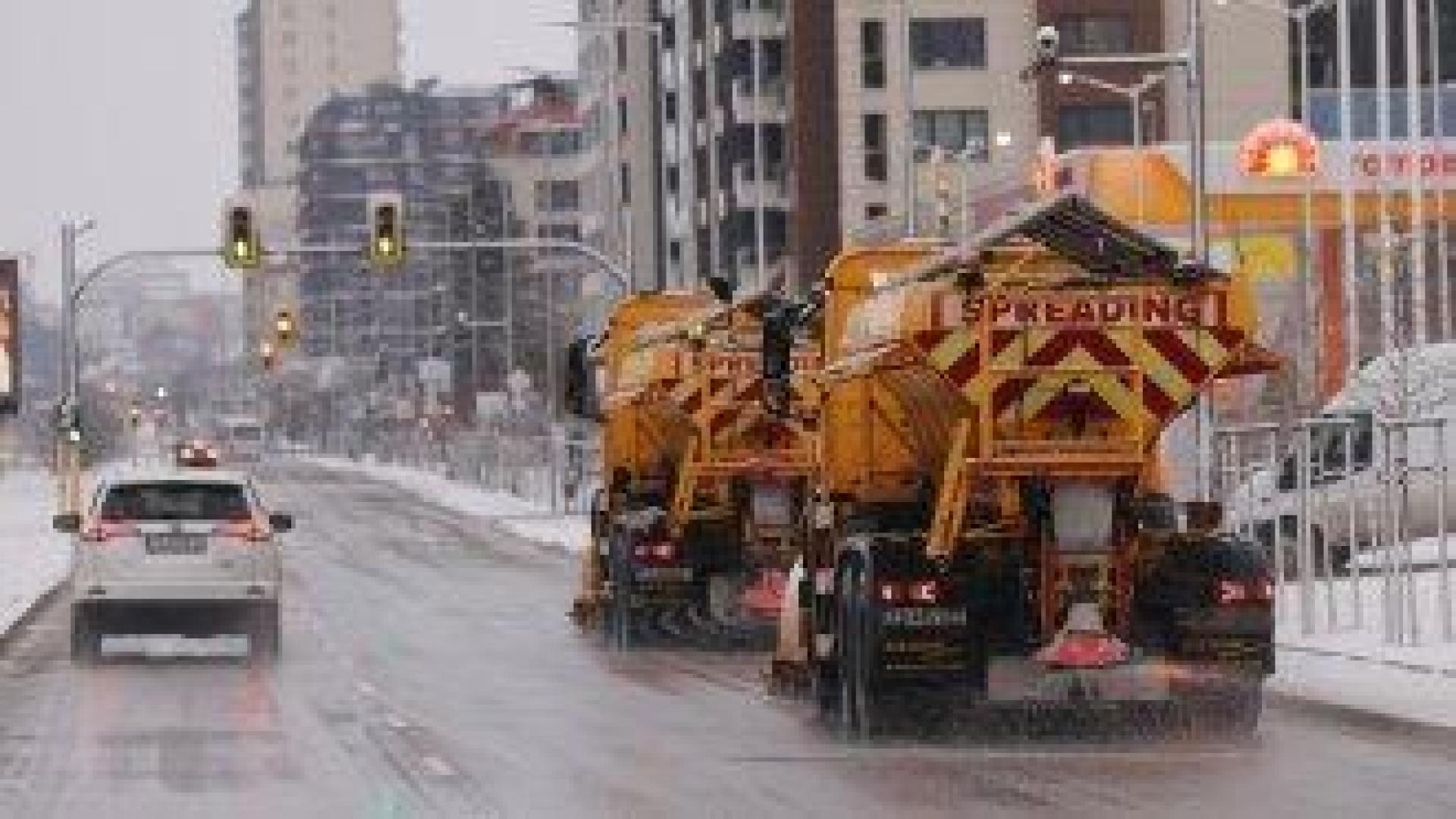 Зимата донесе 20 см сняг в Русенско, но пътни проблеми в страната засега няма