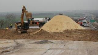 Нов стандарт: Укрепването на пътища вече струва над 1 милион за 100 м