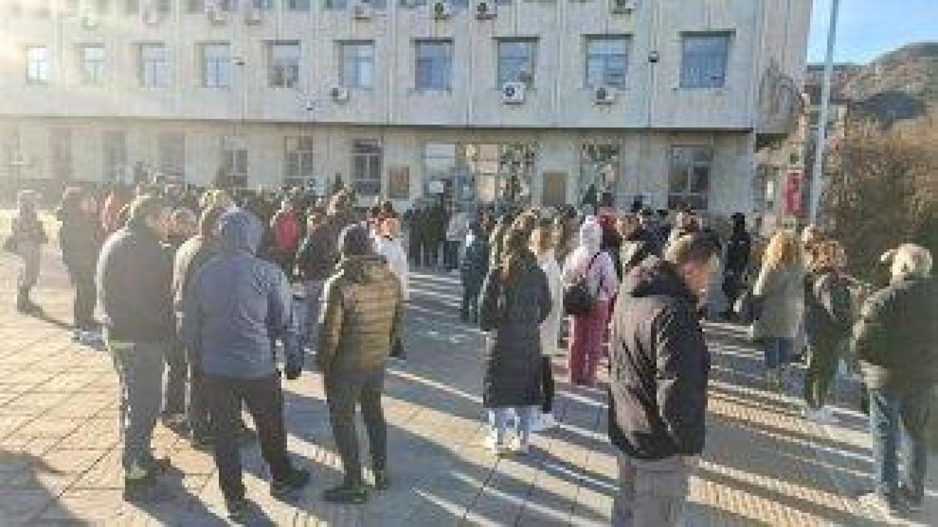 Асеновград е 3 дни без вода, след като къща се оказа върху водопровод