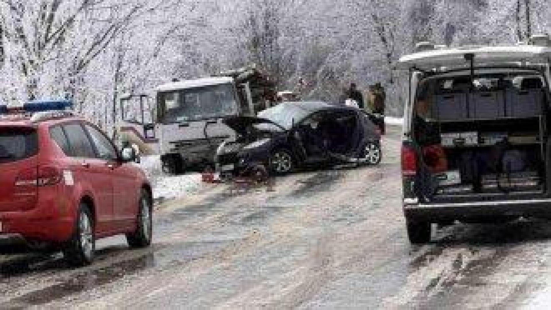 Две жертви на път край Ловеч, шофьорът на камиона е избягал